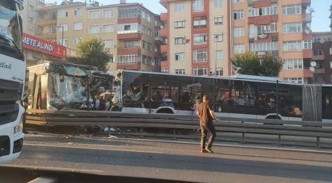 İstanbul Avcılar'da metrobüs kazası! Yaralılar var